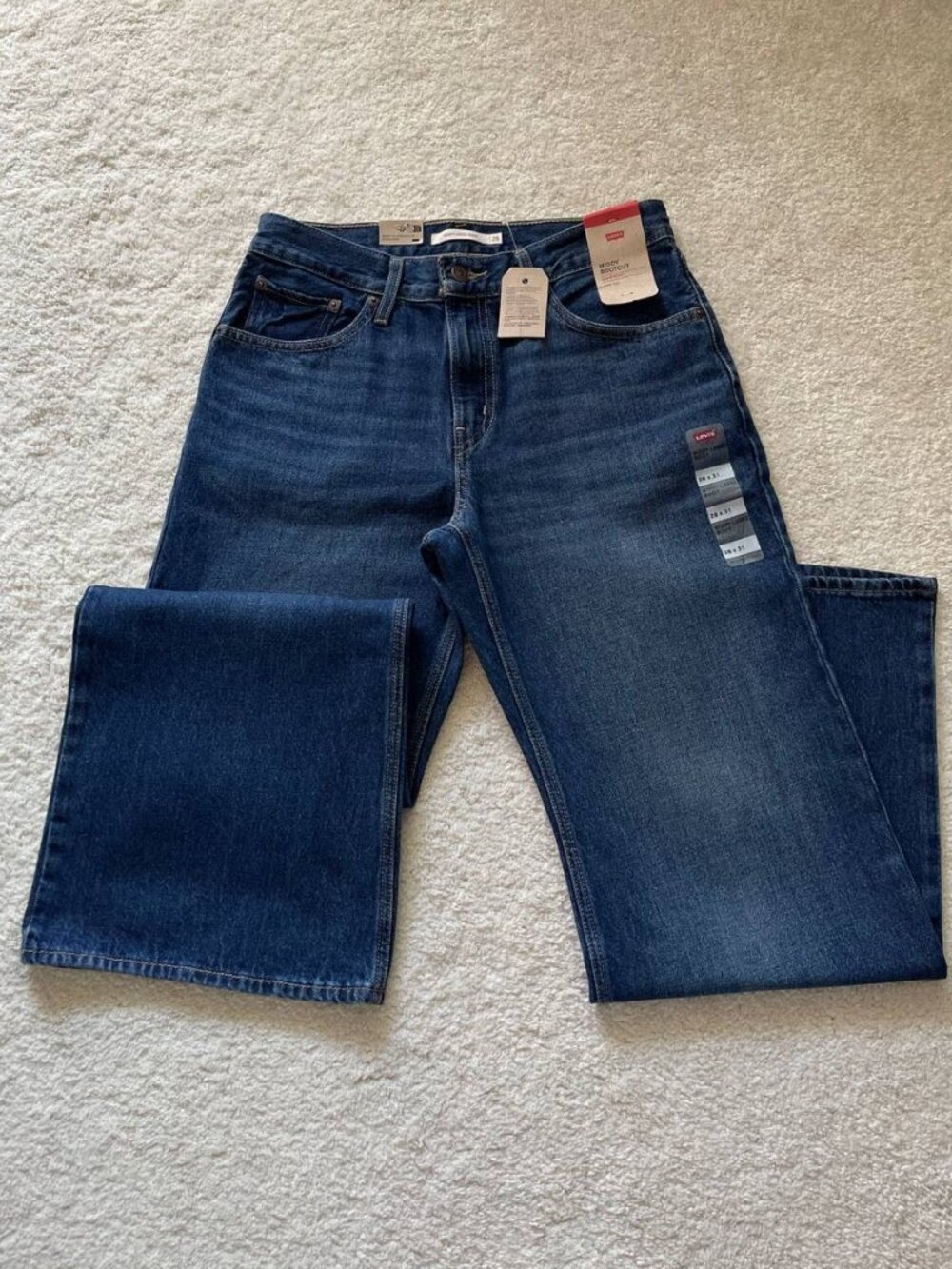 NWT Levi's Middy Bootcut Women's Jeans Size 28/31